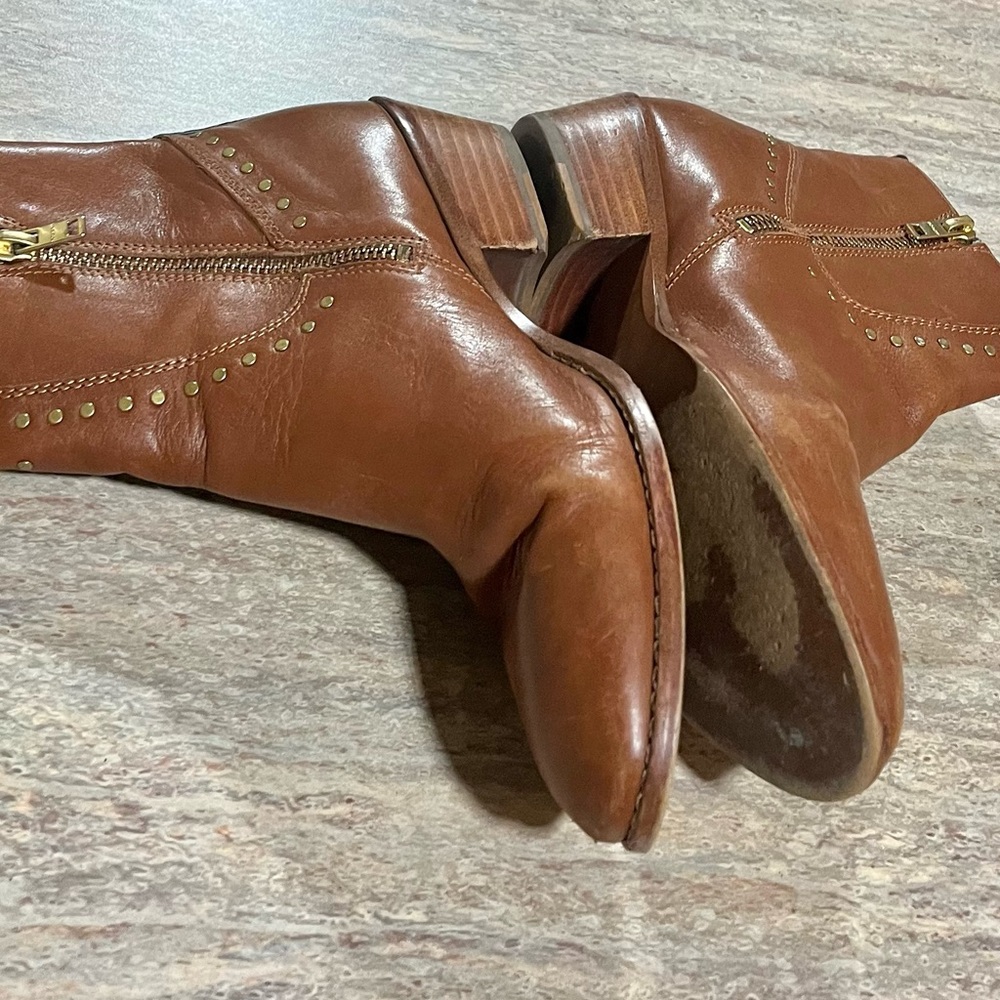 Coach tan leather ankle boots with studs - Picture 9 of 15